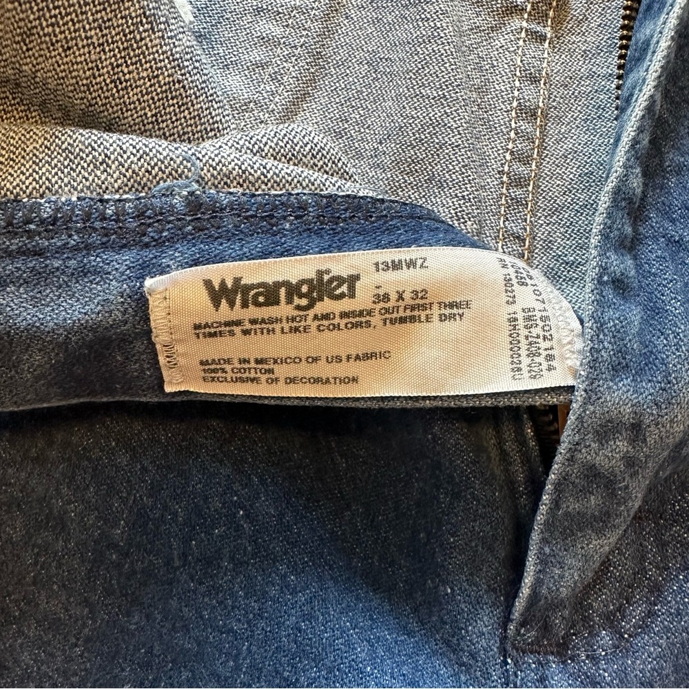 Wranglers 💙 - Picture 4 of 4